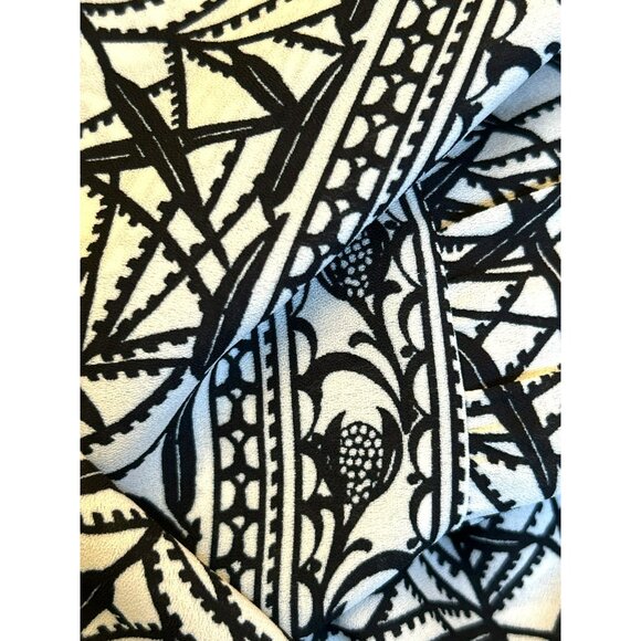 Max Studio Plus Size Black White Geometric Print Pull Over Blouse Size 2X NWOT - Picture 9 of 9